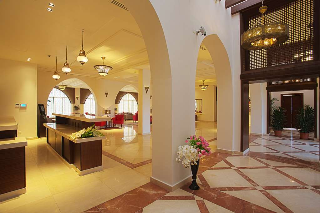 Golden Tulip Sharma Resort Интерьер фото